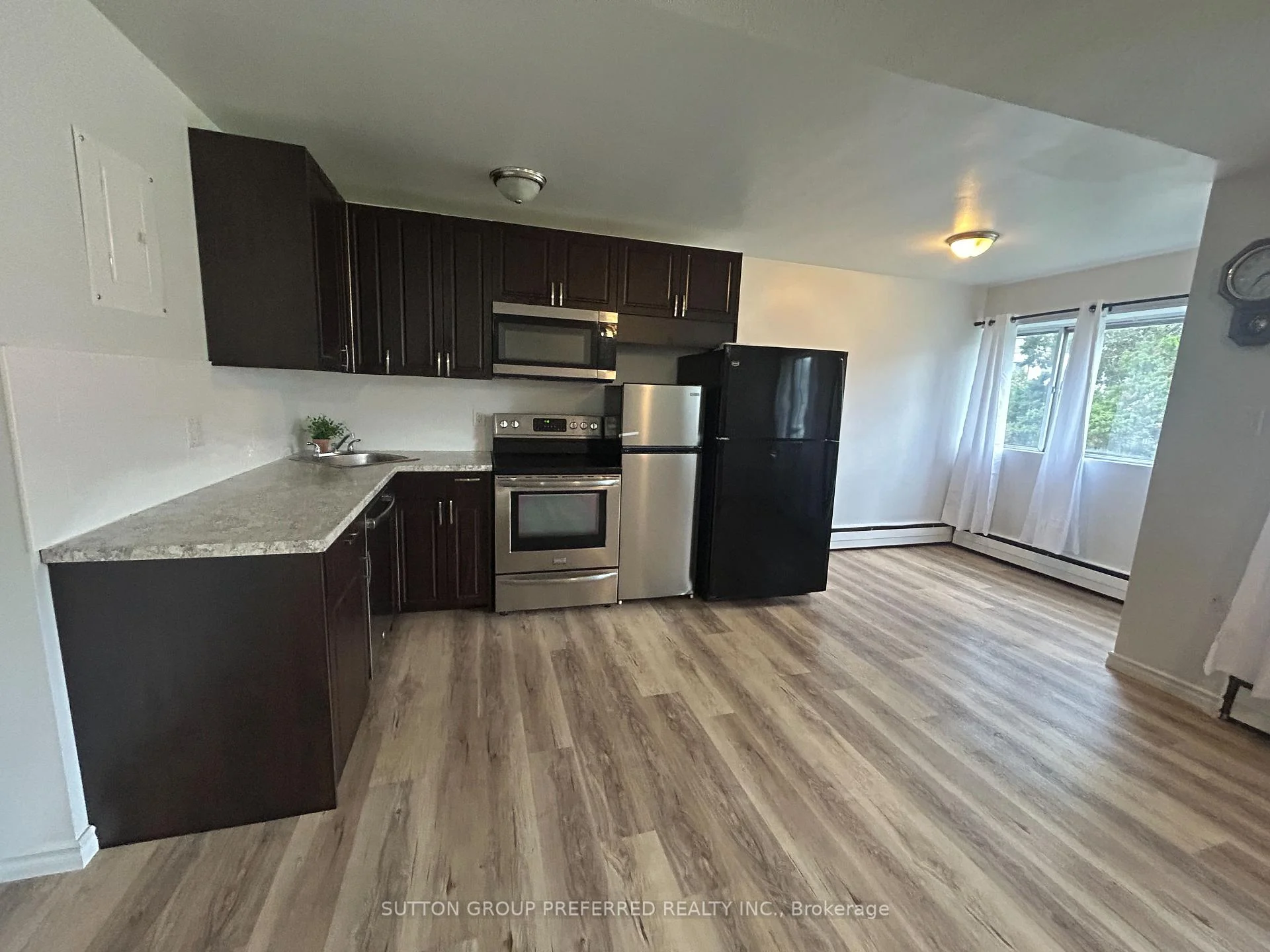Photo 5 of Unit 202, 1174 Hamilton Road, London, East O — HOMEH