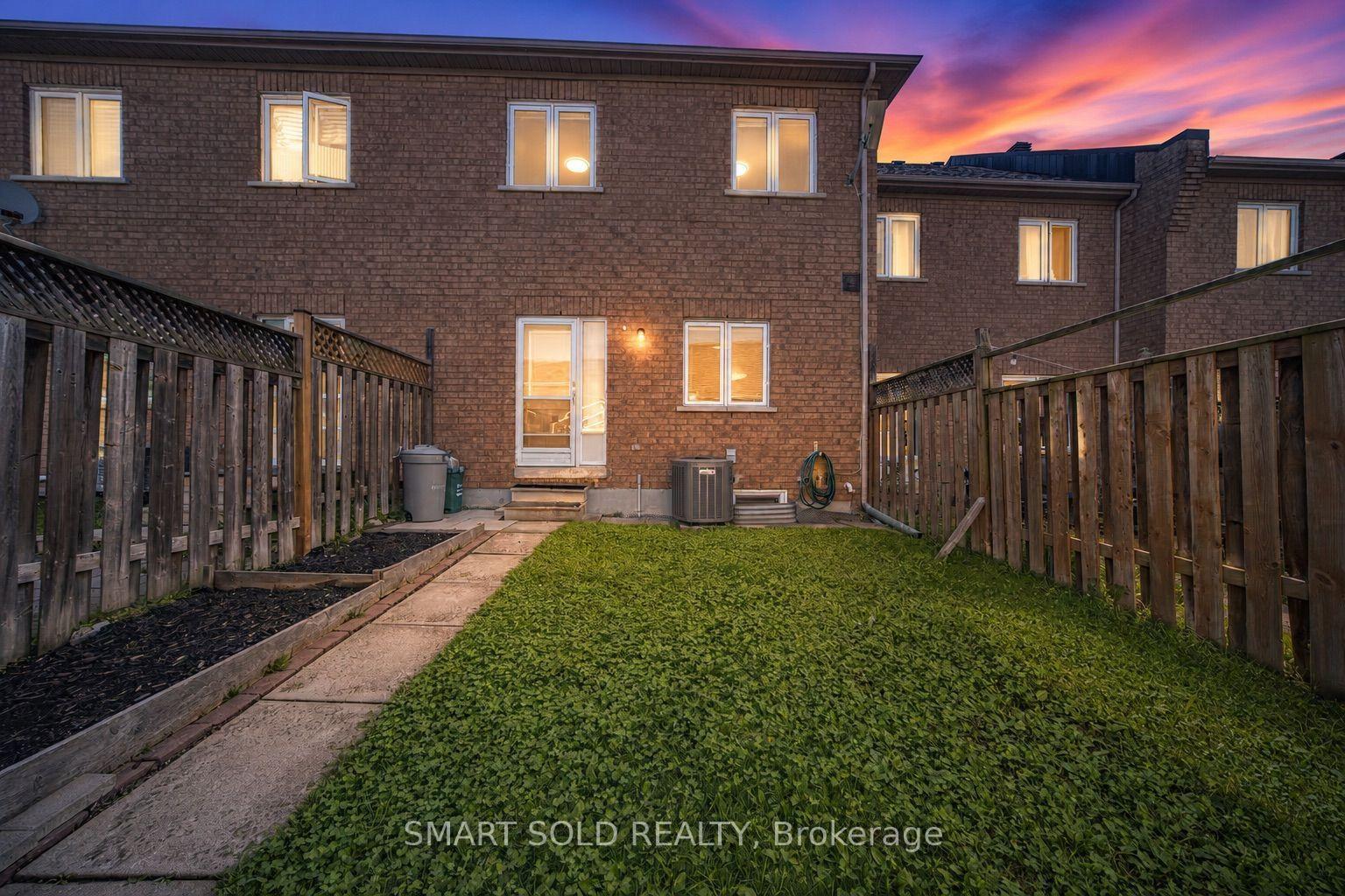 Photo 38 of 12 John Gary Drive, Markham, Village Green-South Unionville — HOMEH