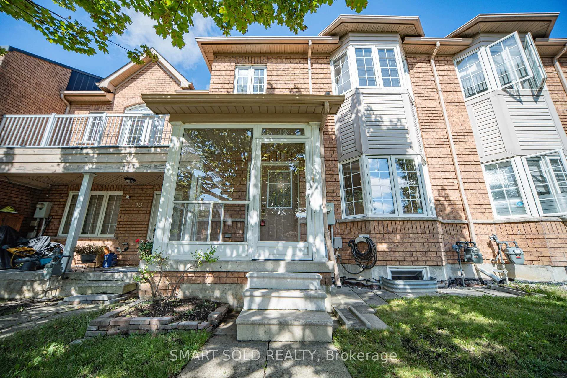 Photo 3 of 12 John Gary Drive, Markham, Village Green-South Unionville — HOMEH