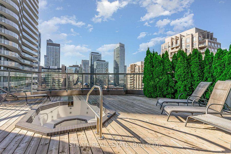 Photo 6 of Unit 704, 24 Wellesley Street W, Toronto, Bay Street Corridor — HOMEH