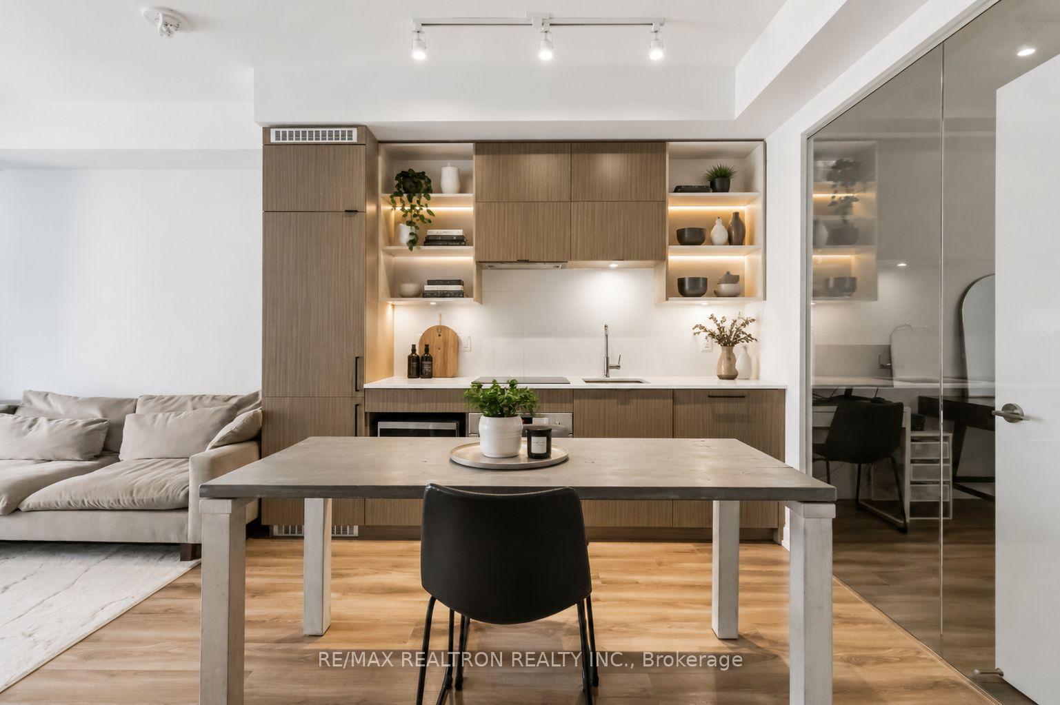 Photo 7 of Unit 813, 20 Edward Street, Toronto, Bay Street Corridor — HOMEH