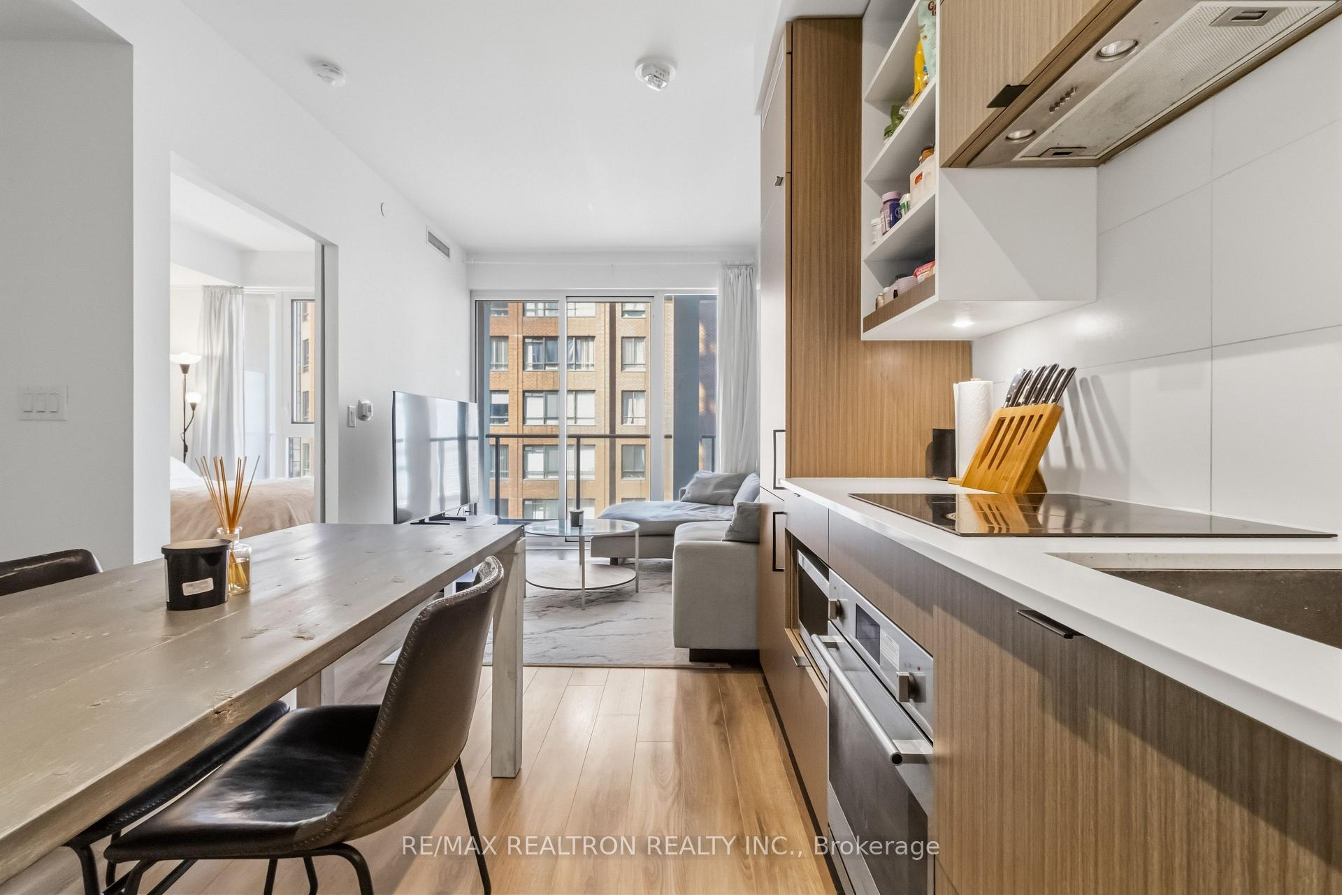 Photo 10 of Unit 813, 20 Edward Street, Toronto, Bay Street Corridor — HOMEH