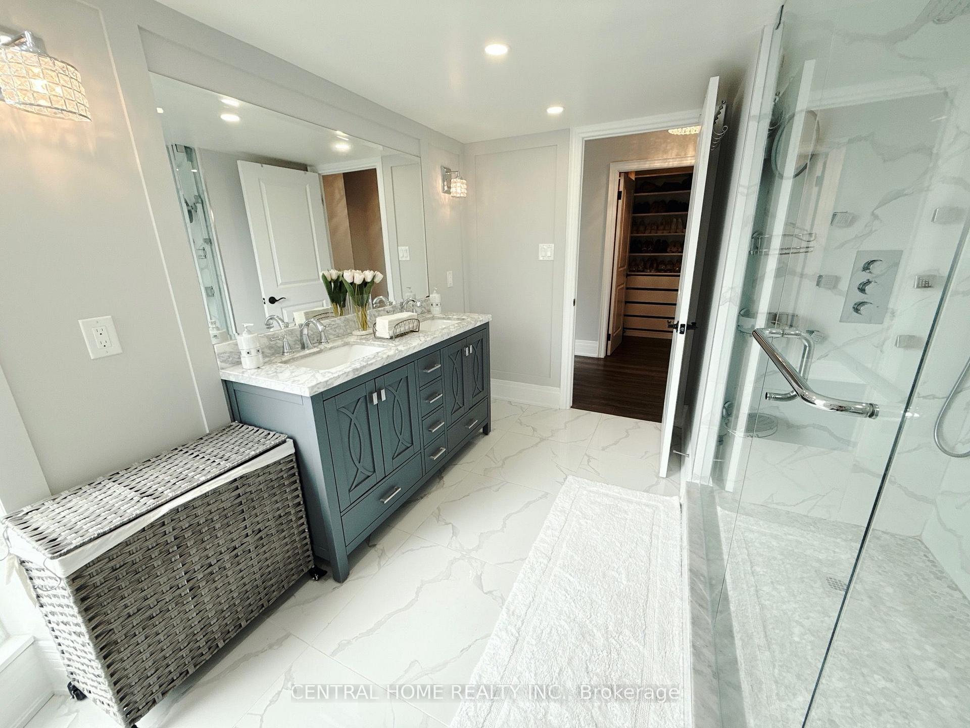Photo 11 of Unit 2703, 55 Skymark Drive, North York, Hillcrest Village — HOMEH