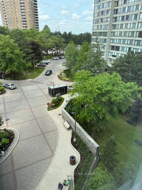 Photo 5 of Unit 2703, 55 Skymark Drive, North York, Hillcrest Village — HOMEH