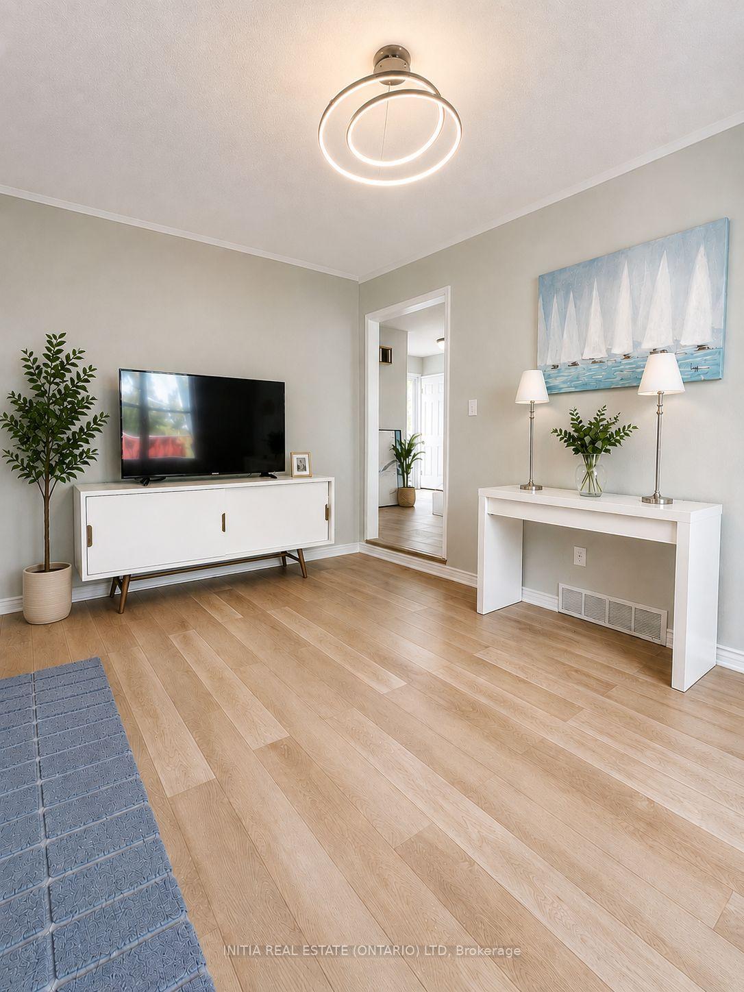 Photo 14 of 78 Laurel Street, London, North M — HOMEH