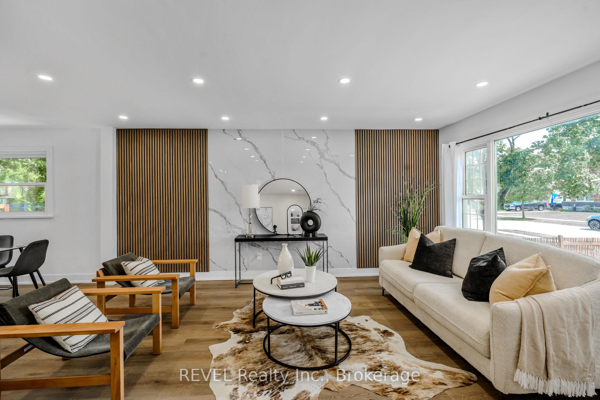Photo 6 of 35 Burness Drive, St. Catharines, Secord Woods — HOMEH
