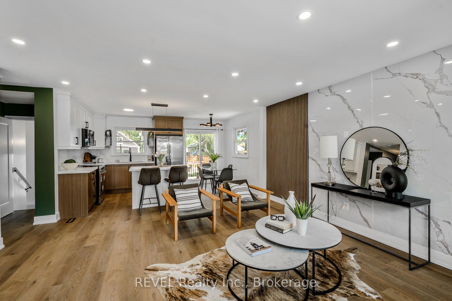 Photo 8 of 35 Burness Drive, St. Catharines, Secord Woods — HOMEH