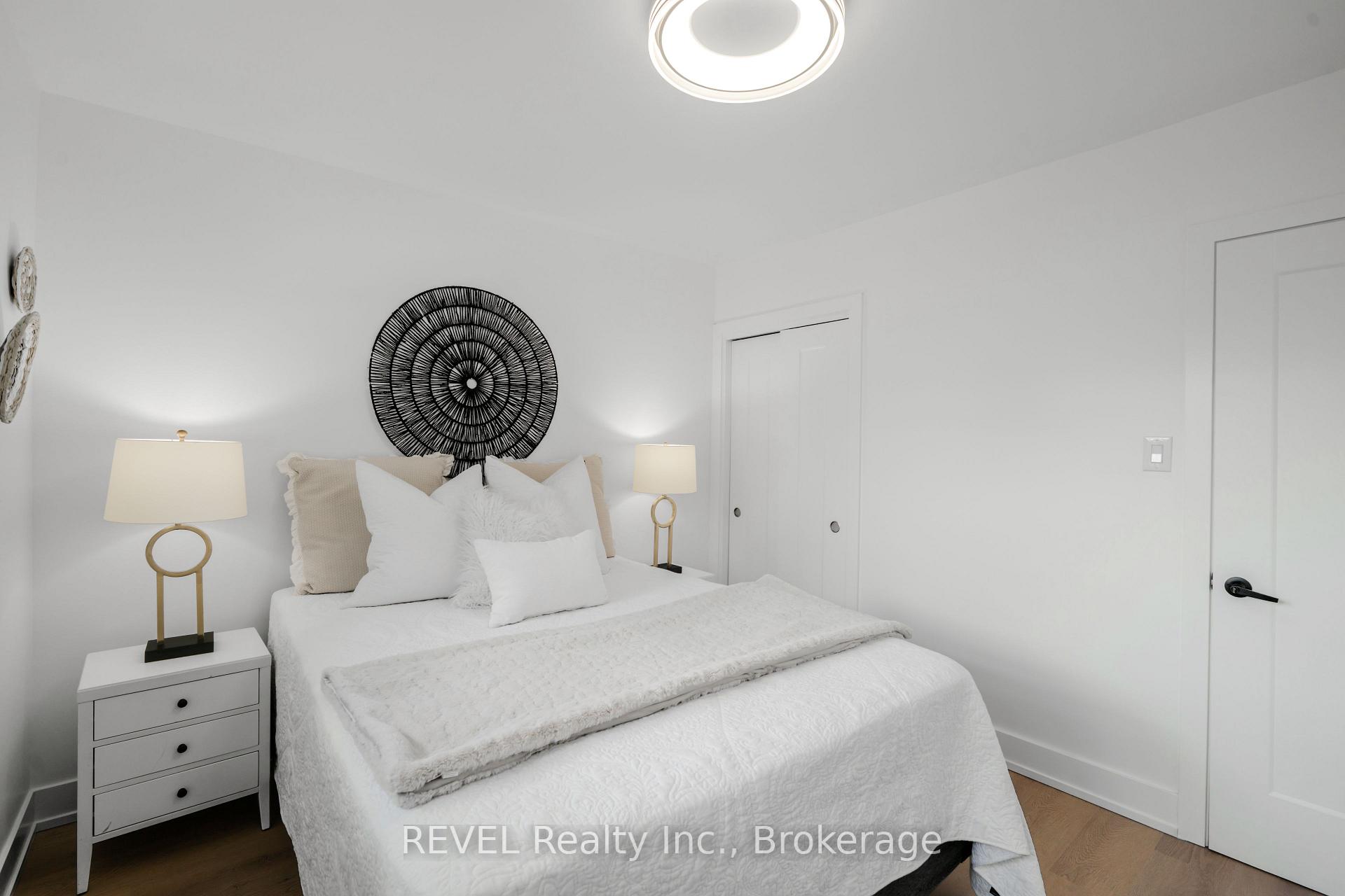 Photo 15 of 35 Burness Drive, St. Catharines, Secord Woods — HOMEH