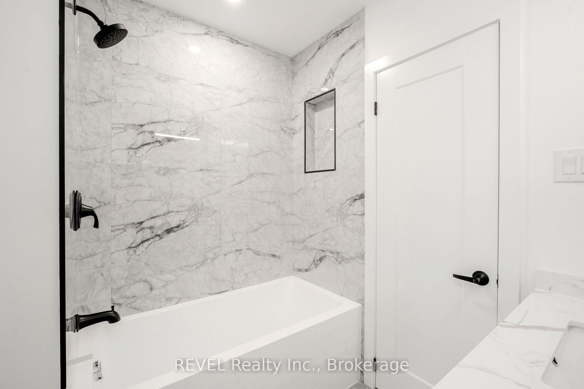 Photo 17 of 35 Burness Drive, St. Catharines, Secord Woods — HOMEH
