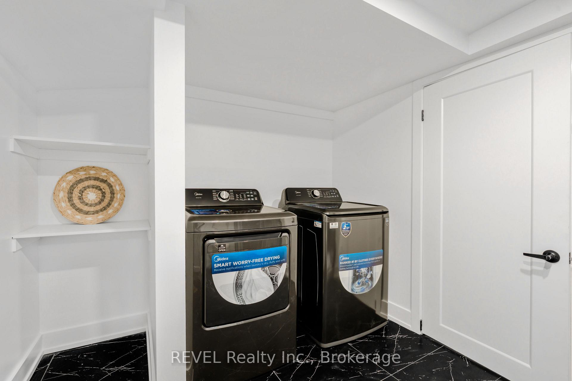 Photo 37 of 35 Burness Drive, St. Catharines, Secord Woods — HOMEH