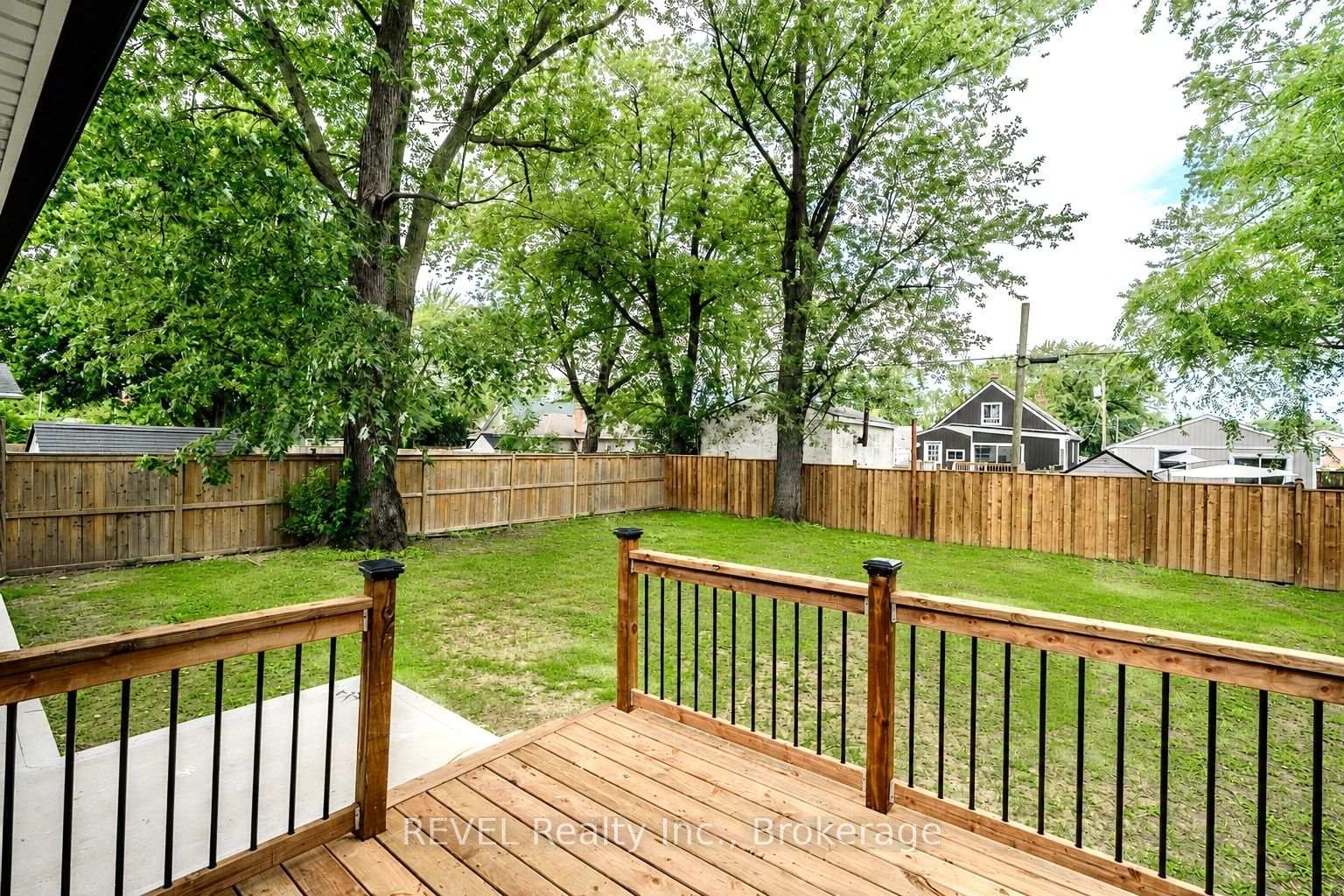 Photo 41 of 35 Burness Drive, St. Catharines, Secord Woods — HOMEH