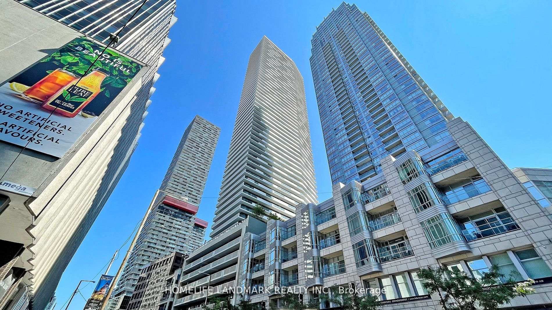 Photo 2 of Unit 3304, 2221 Yonge Street, Toronto, Mount Pleasant West — HOMEH