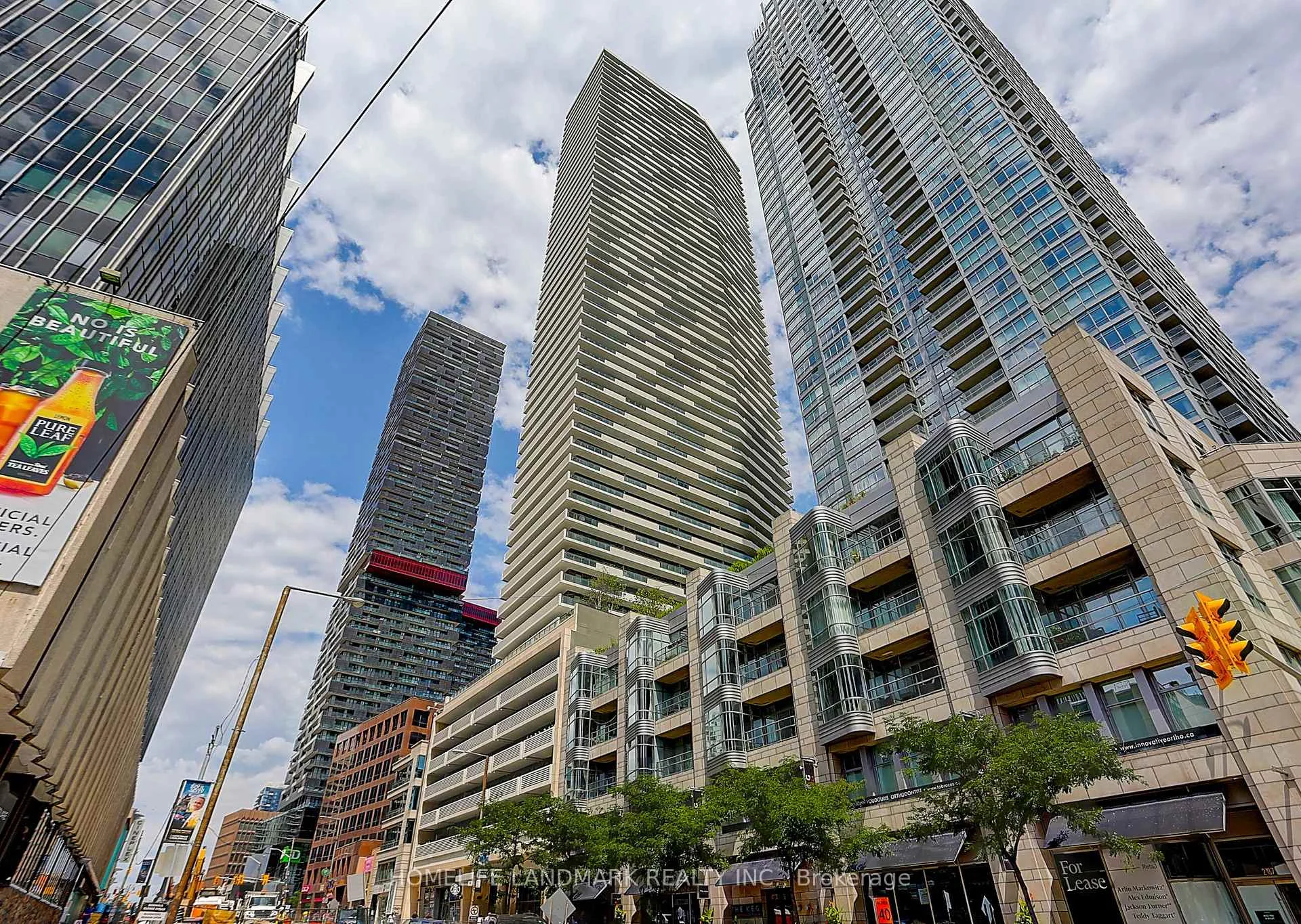 Photo 1 of Unit 3304, 2221 Yonge Street, Toronto, Mount Pleasant West — HOMEH