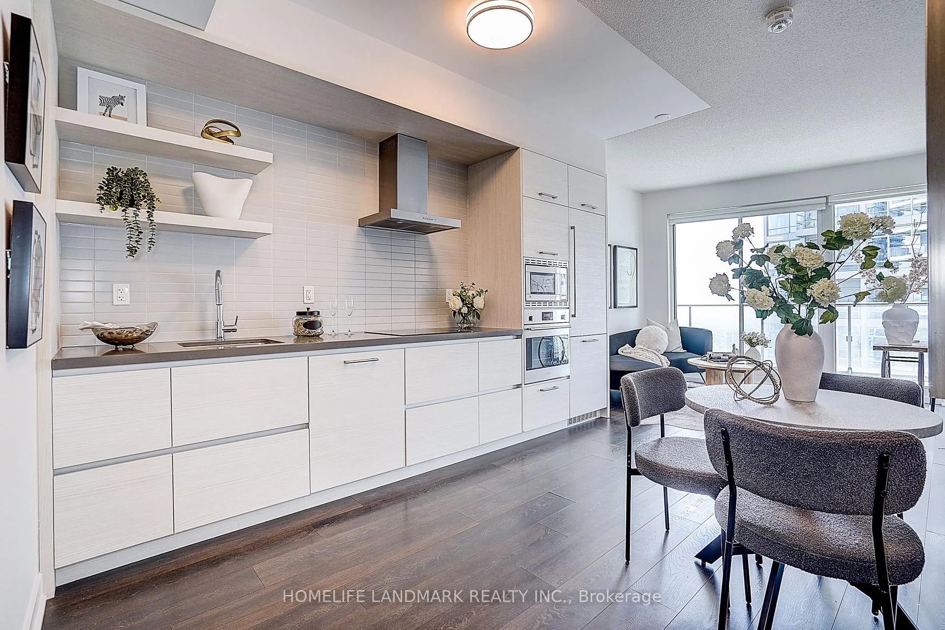 Photo 8 of Unit 3304, 2221 Yonge Street, Toronto, Mount Pleasant West — HOMEH