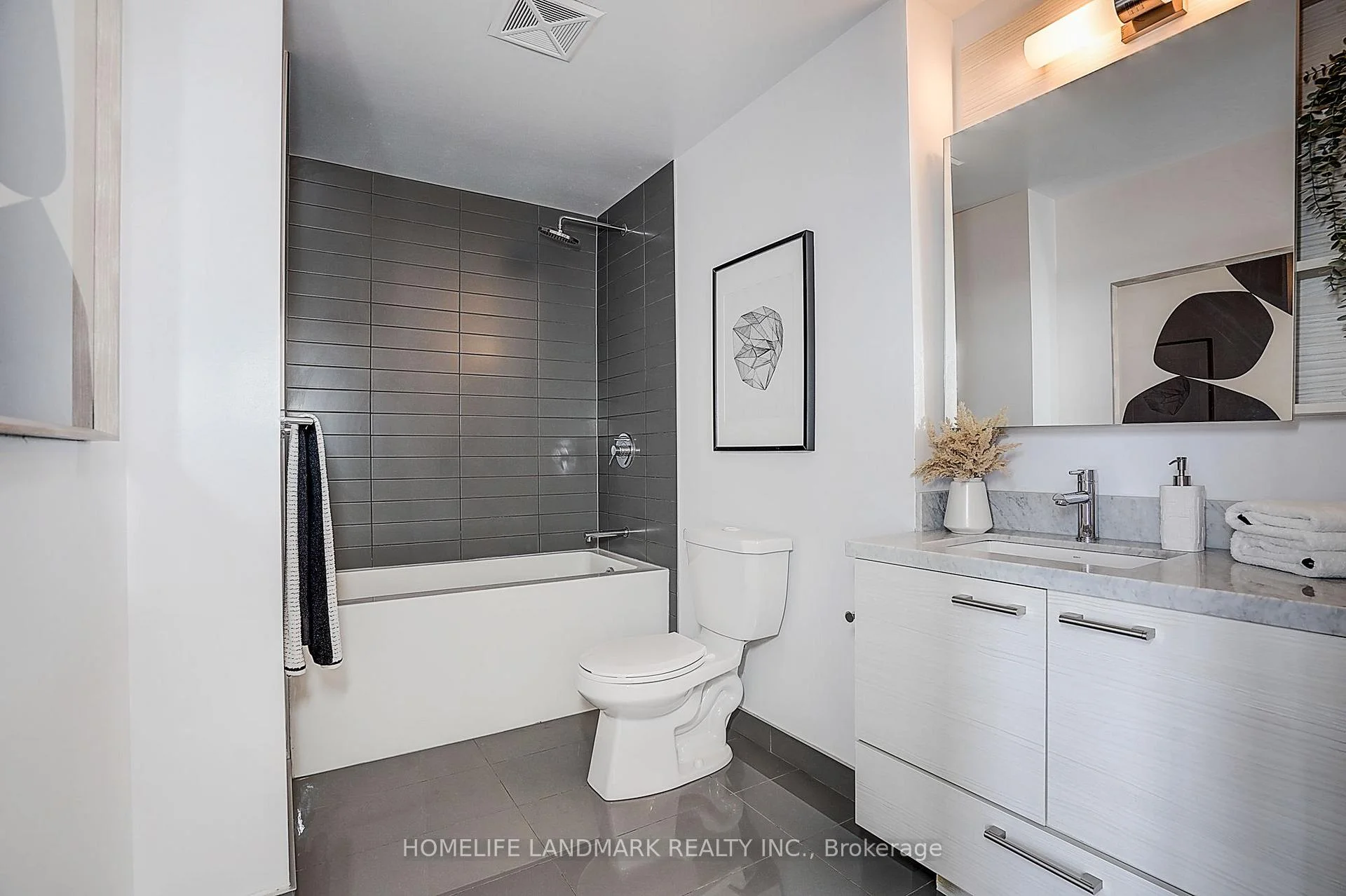 Photo 58 of Unit 3304, 2221 Yonge Street, Toronto, Mount Pleasant West — HOMEH