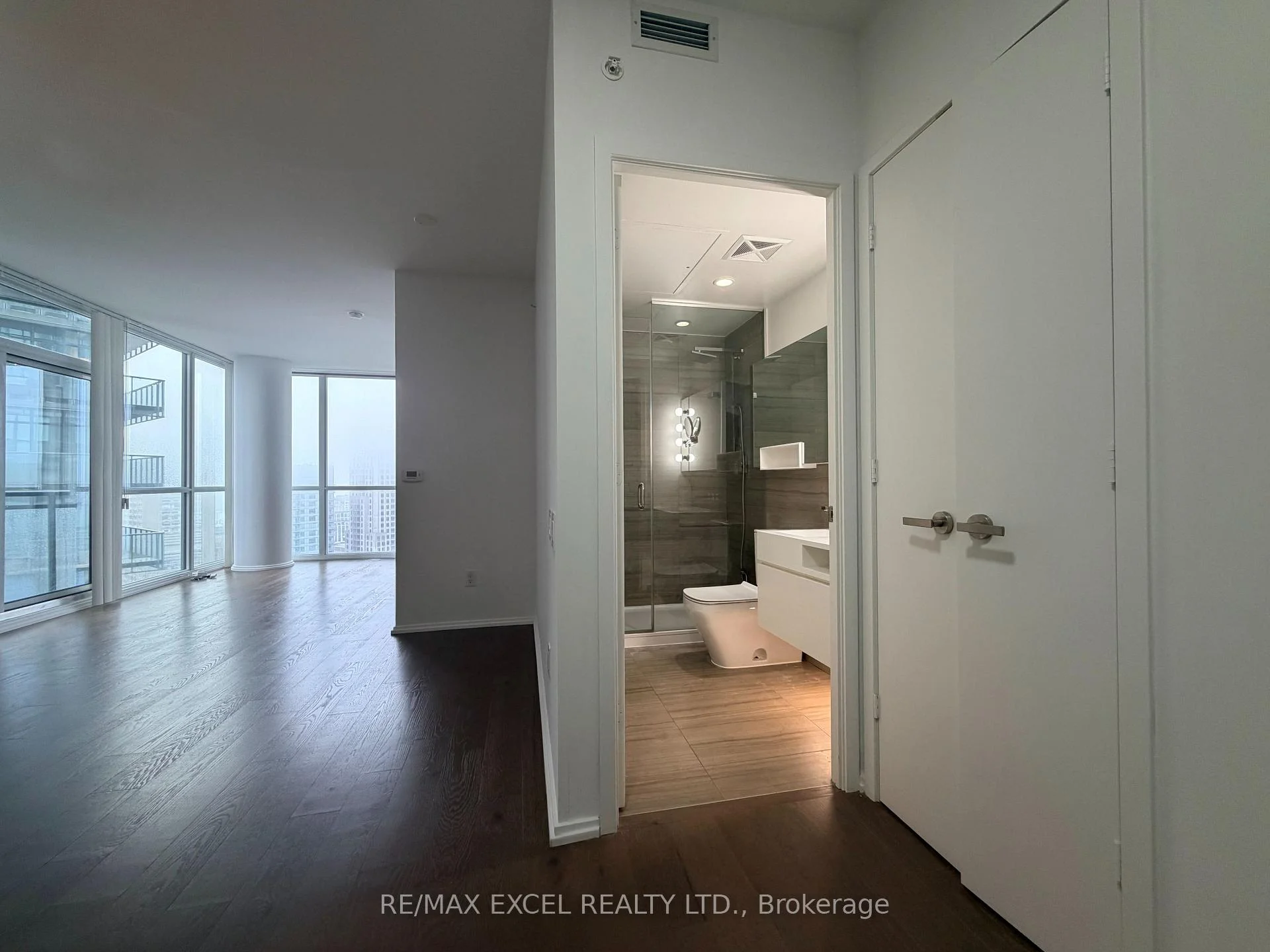 Photo 16 of Unit 4606, 45 Charles Street E, Toronto, Bay Street Corridor — HOMEH