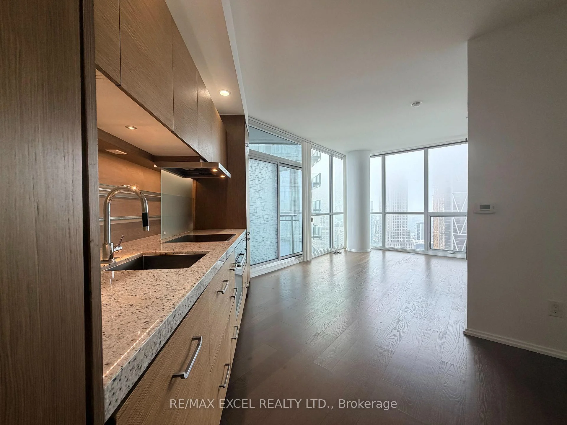 Photo 26 of Unit 4606, 45 Charles Street E, Toronto, Bay Street Corridor — HOMEH