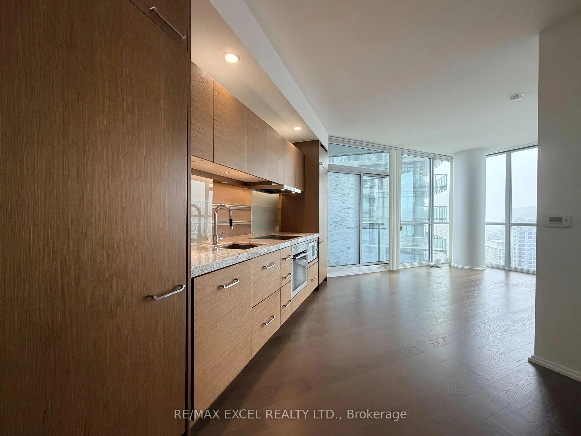 Photo 27 of Unit 4606, 45 Charles Street E, Toronto, Bay Street Corridor — HOMEH