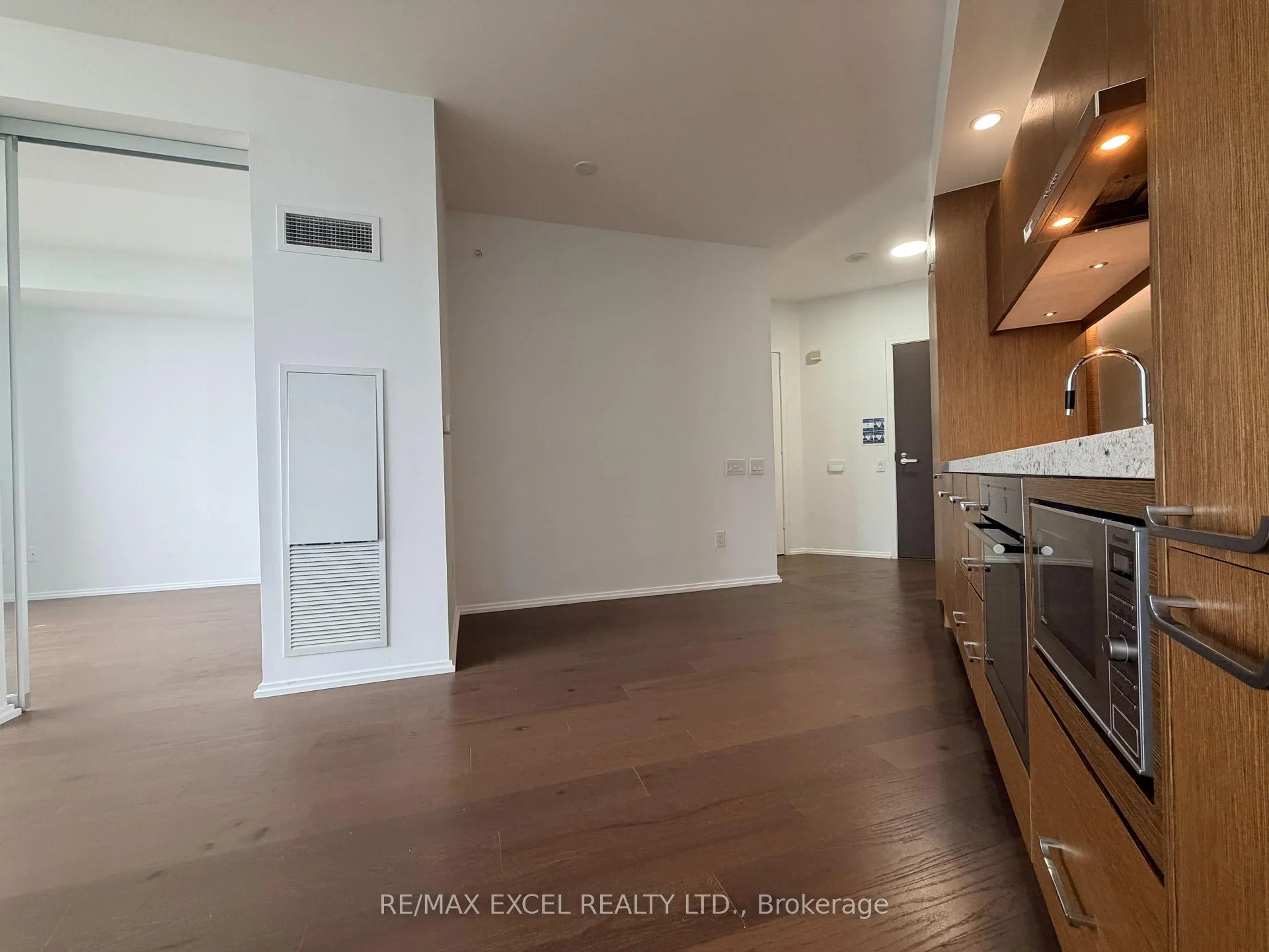 Photo 32 of Unit 4606, 45 Charles Street E, Toronto, Bay Street Corridor — HOMEH