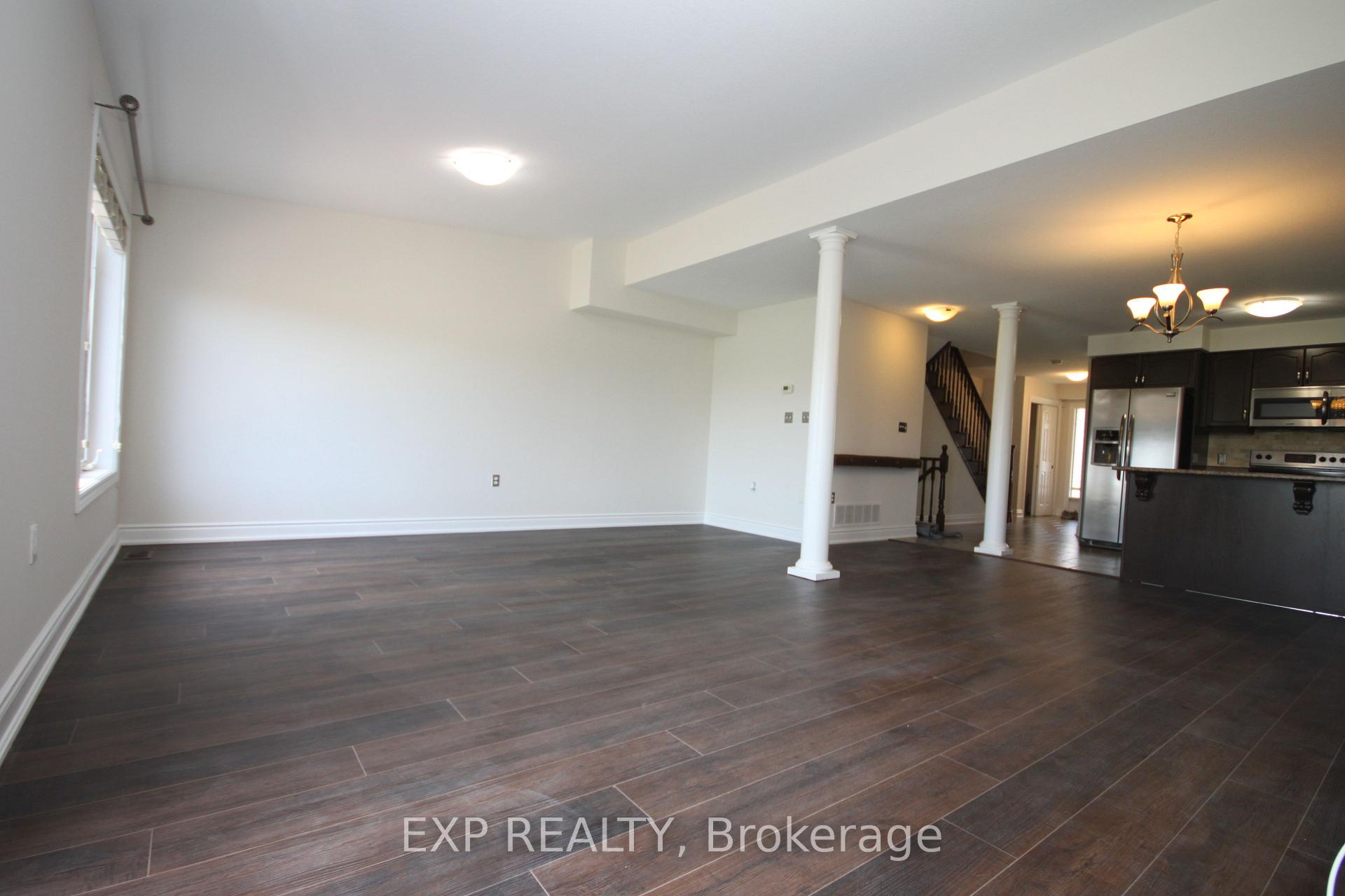 Photo 5 of 22 Geranium Avenue N, Hamilton, Rural Glanbrook — HOMEH