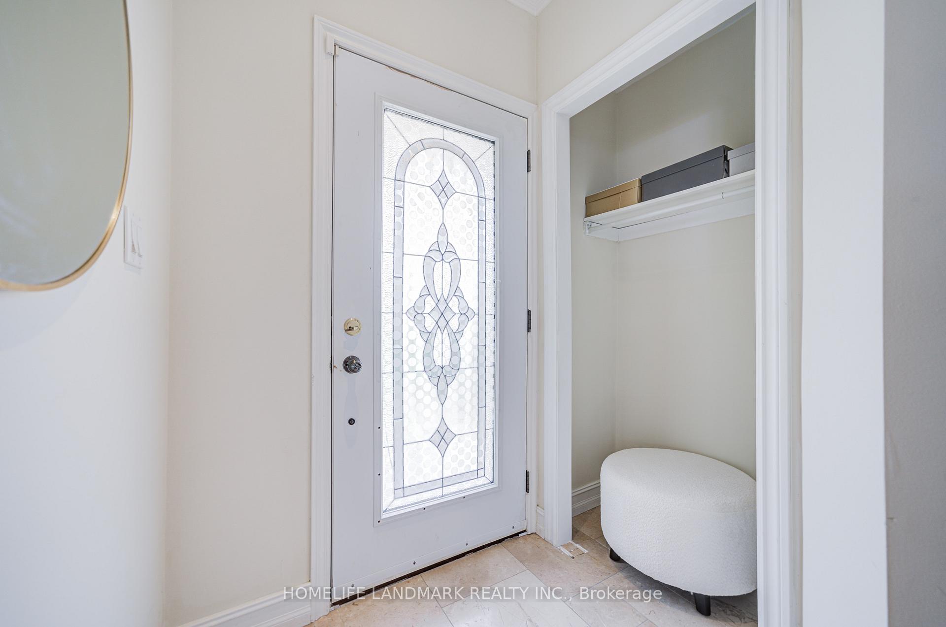 Photo 5 of 964 Pharmacy Avenue, Scarborough, Wexford-Maryvale — HOMEH