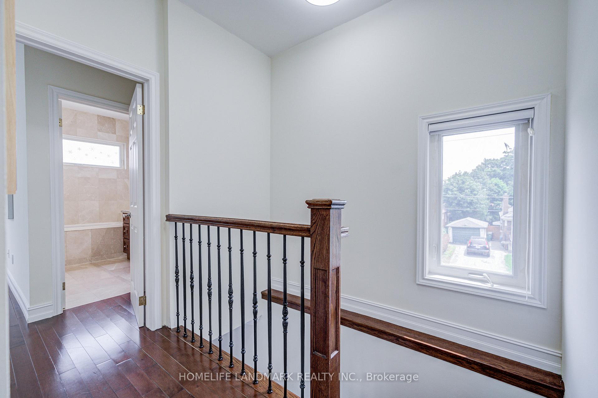 Photo 16 of 964 Pharmacy Avenue, Scarborough, Wexford-Maryvale — HOMEH