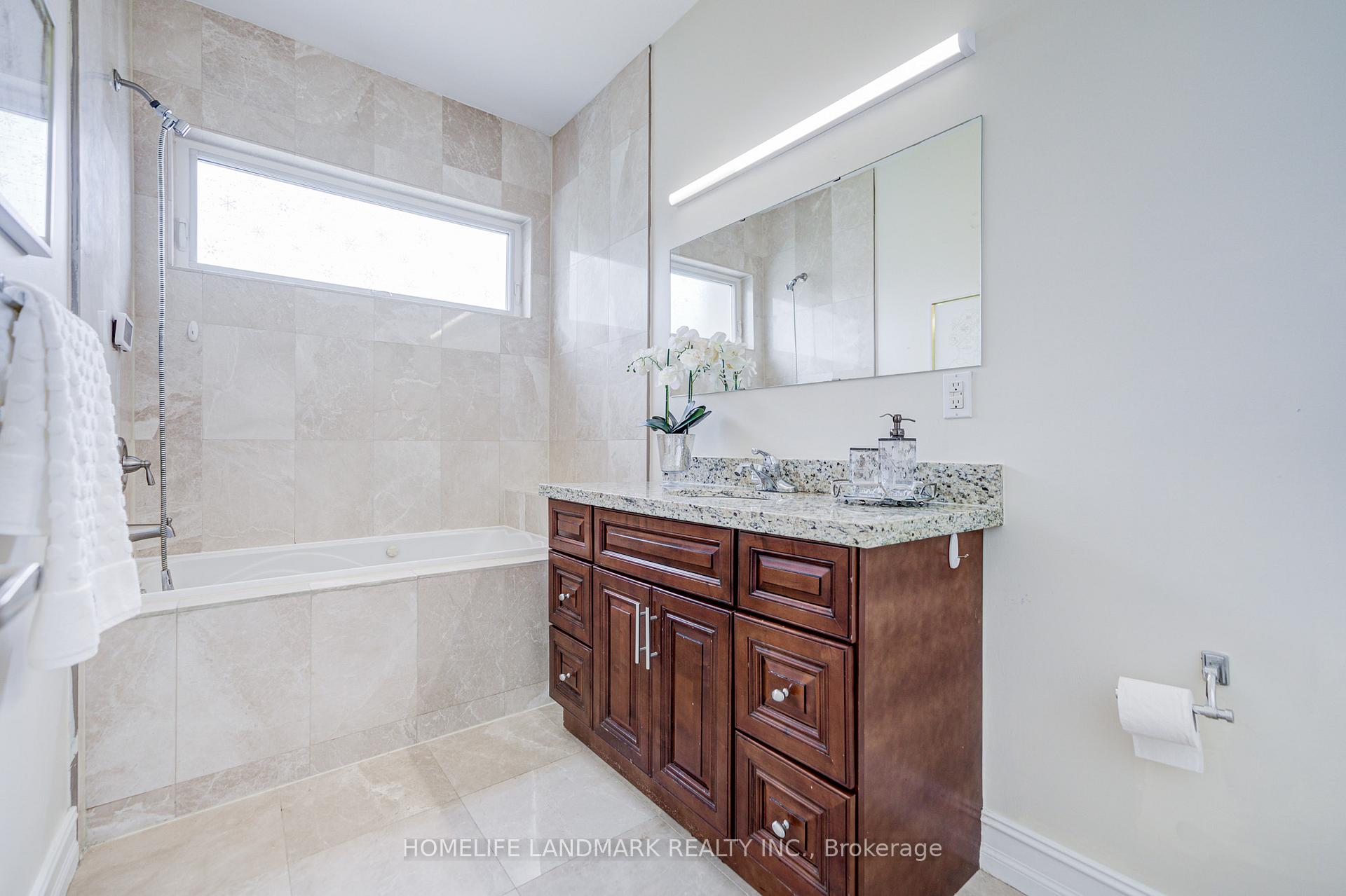Photo 19 of 964 Pharmacy Avenue, Scarborough, Wexford-Maryvale — HOMEH