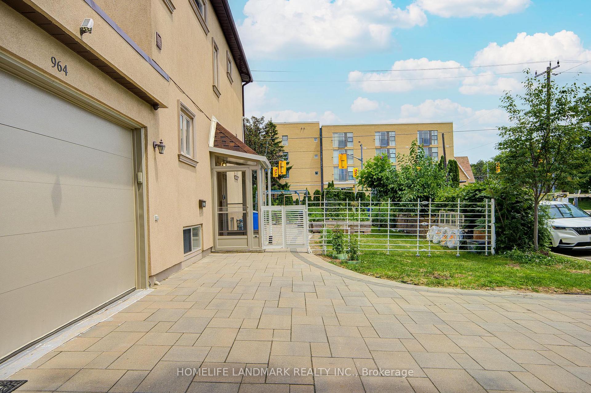 Photo 31 of 964 Pharmacy Avenue, Scarborough, Wexford-Maryvale — HOMEH