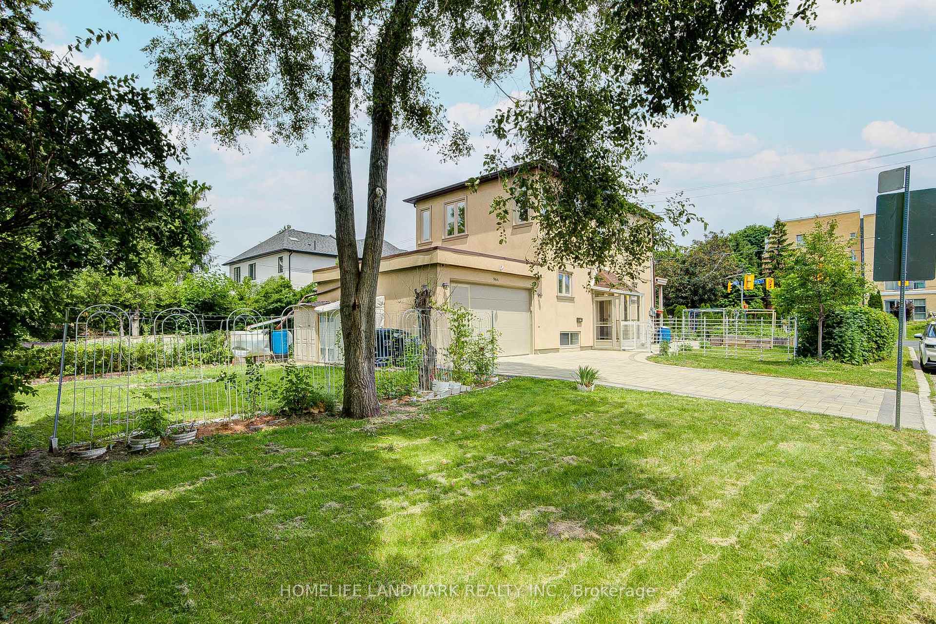 Photo 32 of 964 Pharmacy Avenue, Scarborough, Wexford-Maryvale — HOMEH