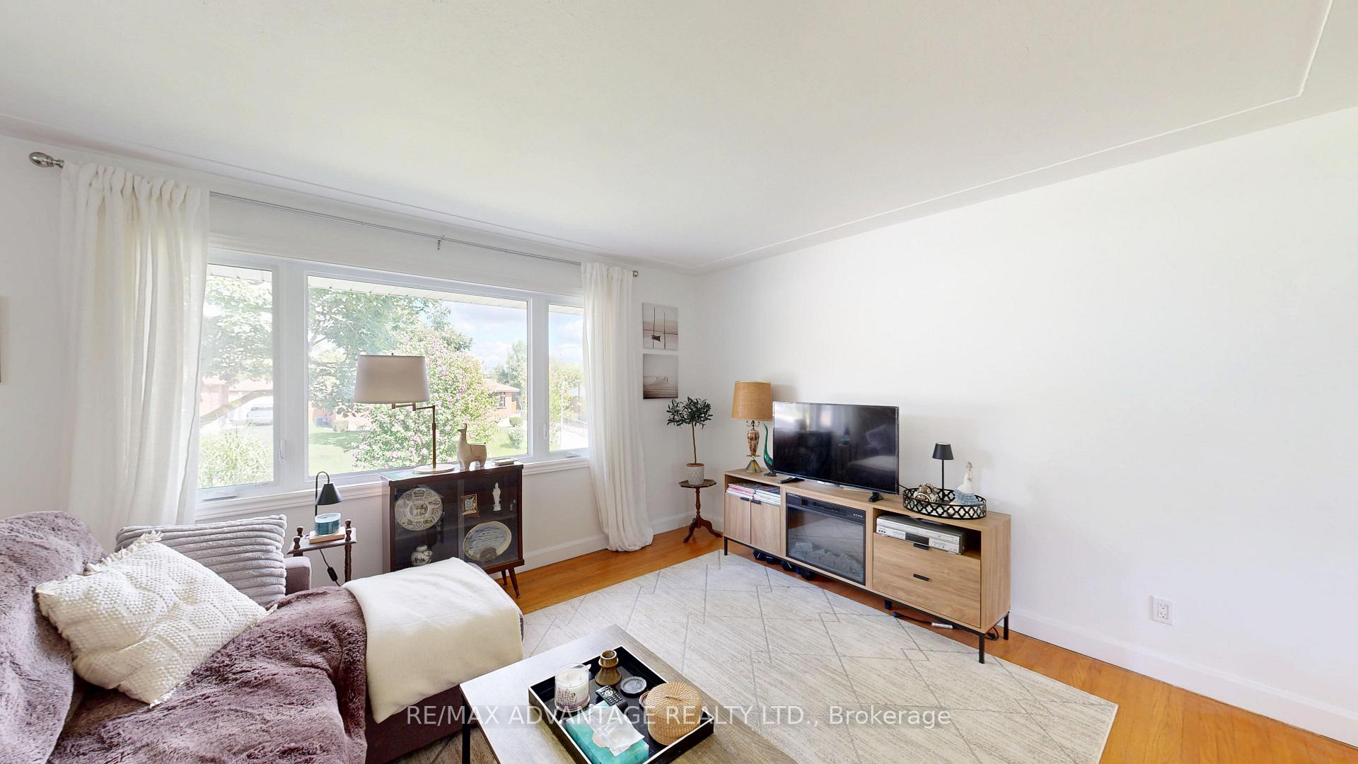 Photo 9 of 1031 Eagle Drive, London, South J — HOMEH