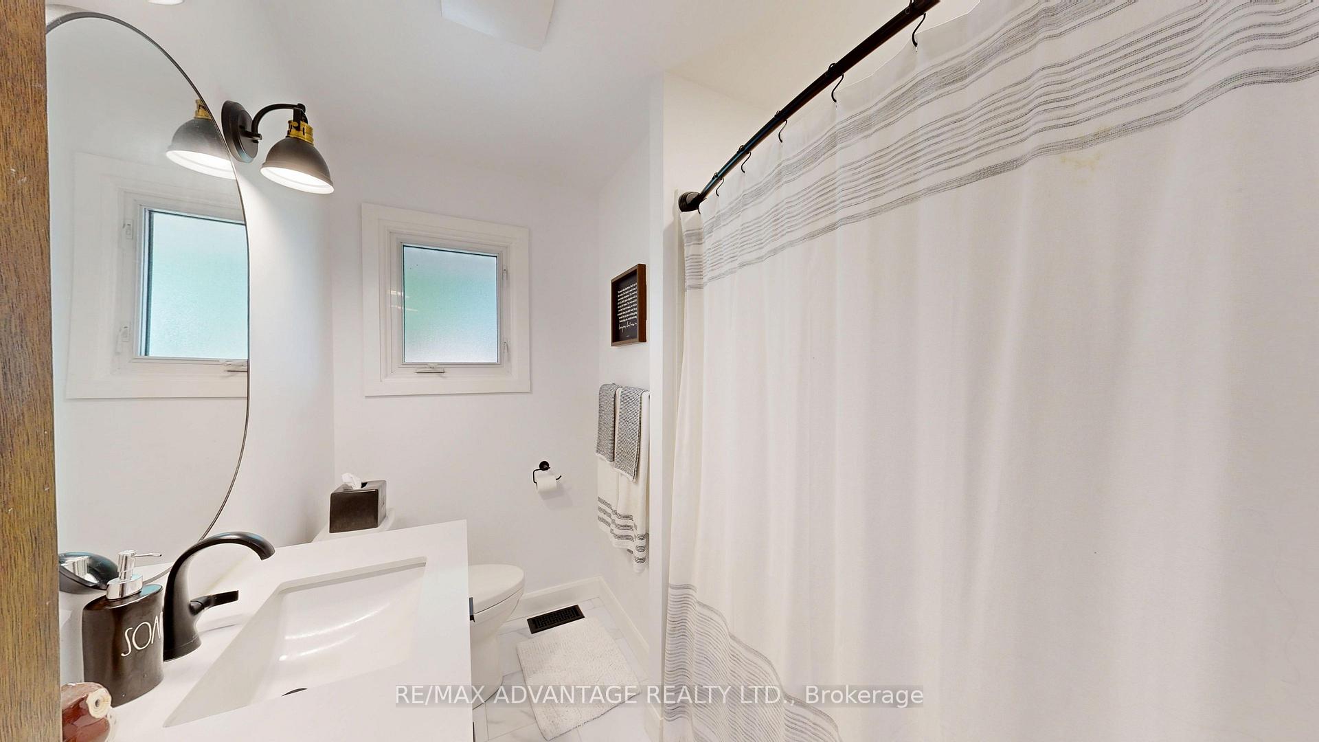 Photo 10 of 1031 Eagle Drive, London, South J — HOMEH