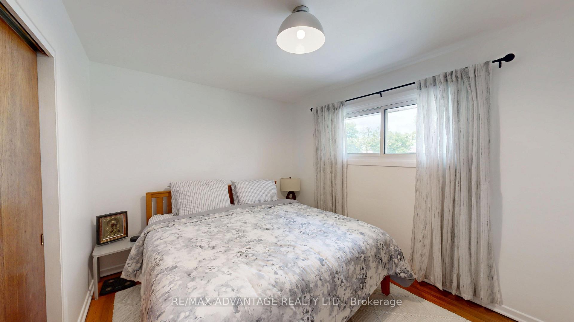 Photo 12 of 1031 Eagle Drive, London, South J — HOMEH