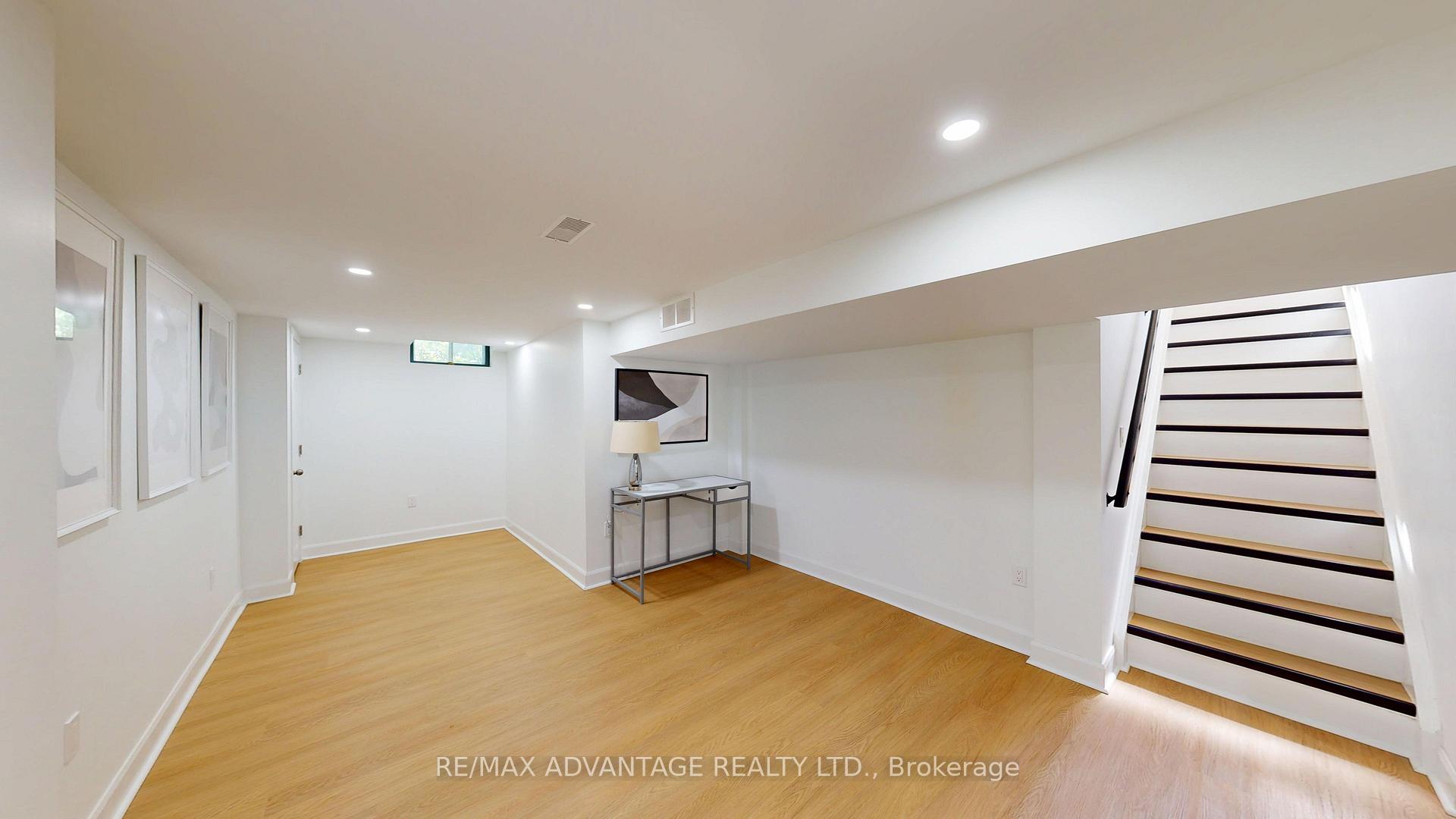 Photo 15 of 1031 Eagle Drive, London, South J — HOMEH