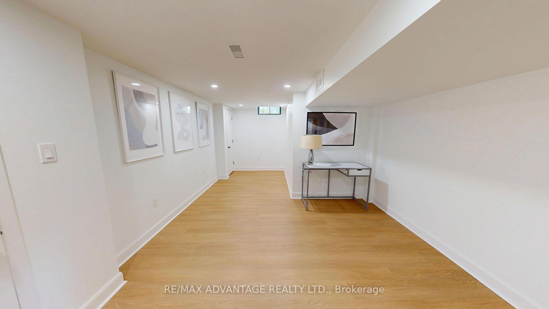 Photo 16 of 1031 Eagle Drive, London, South J — HOMEH
