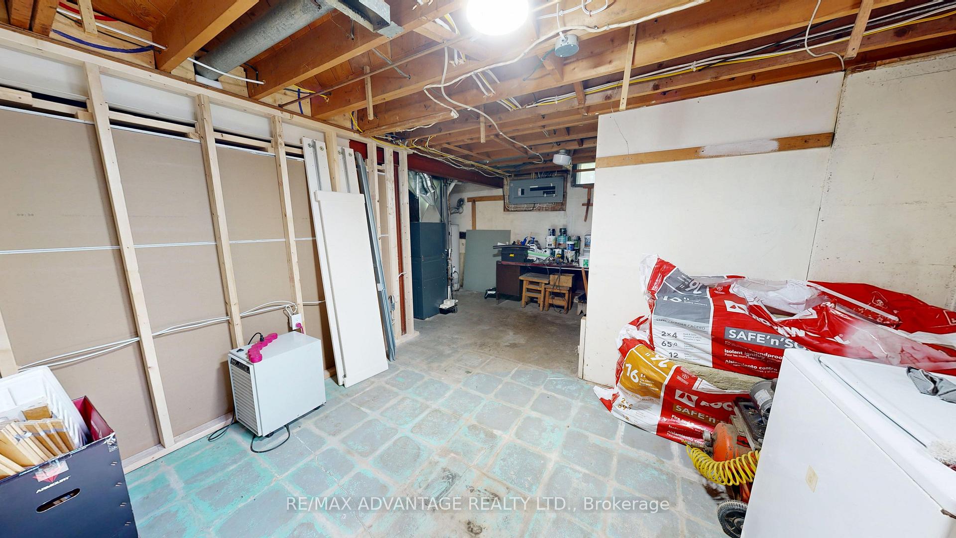 Photo 19 of 1031 Eagle Drive, London, South J — HOMEH