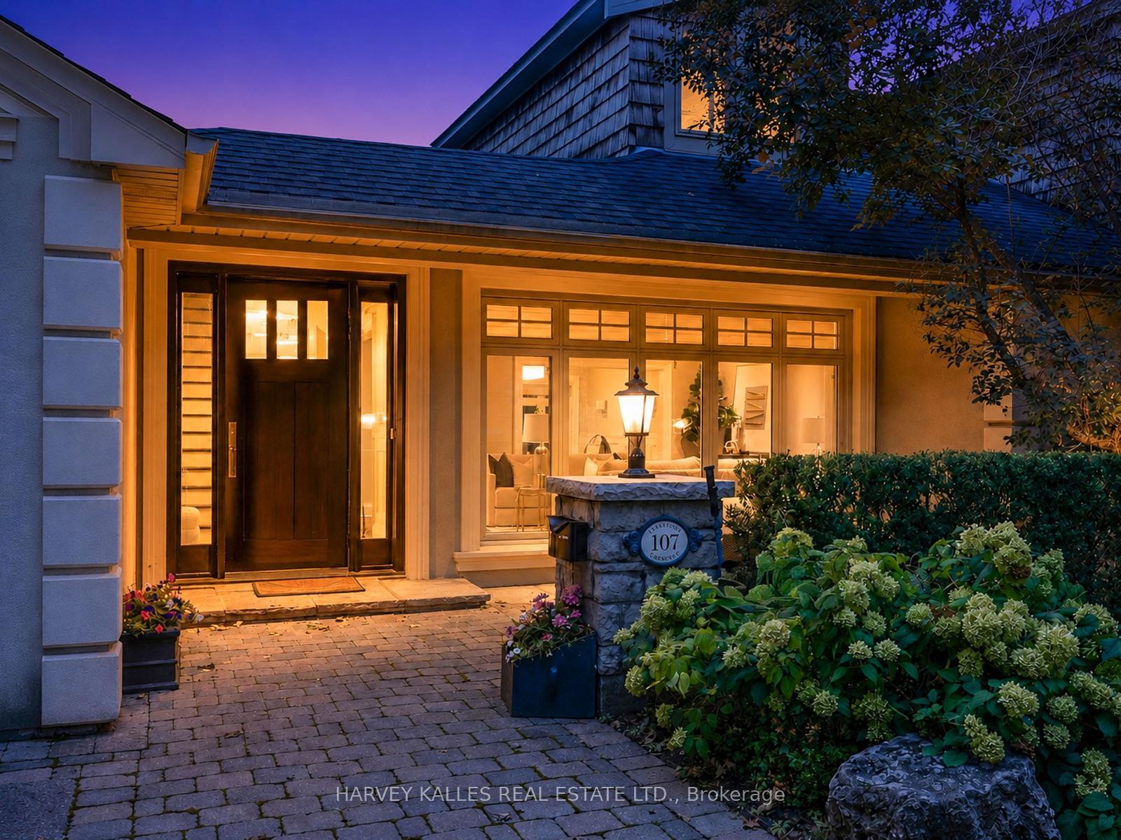 Photo 2 of 107 Stratford Crescent, North York, Bridle Path-Sunnybrook-York Mills — HOMEH