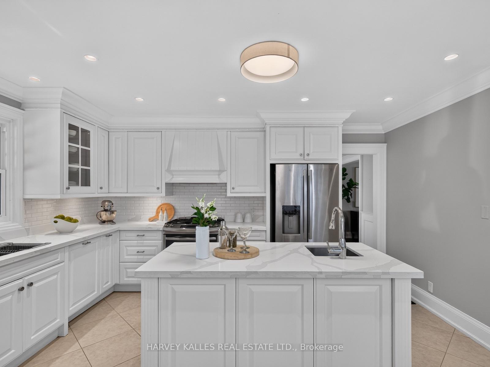 Photo 29 of 107 Stratford Crescent, North York, Bridle Path-Sunnybrook-York Mills — HOMEH