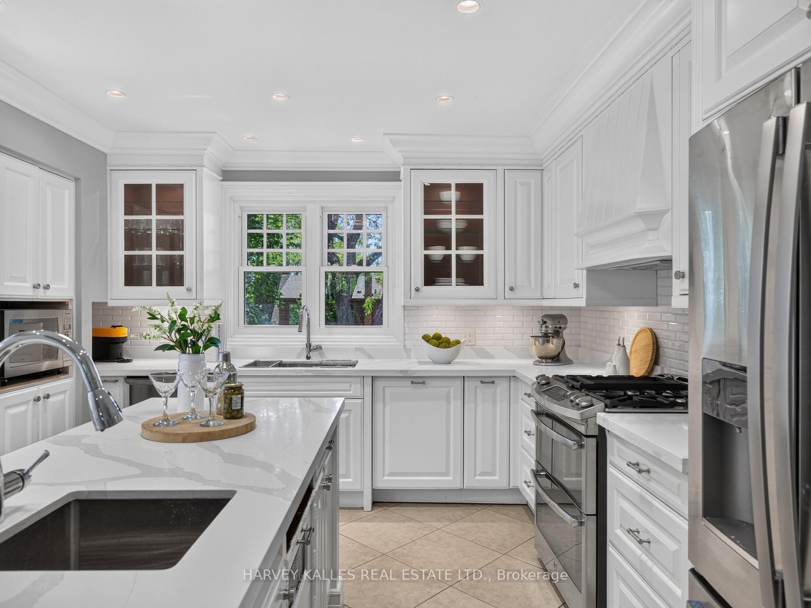 Photo 31 of 107 Stratford Crescent, North York, Bridle Path-Sunnybrook-York Mills — HOMEH