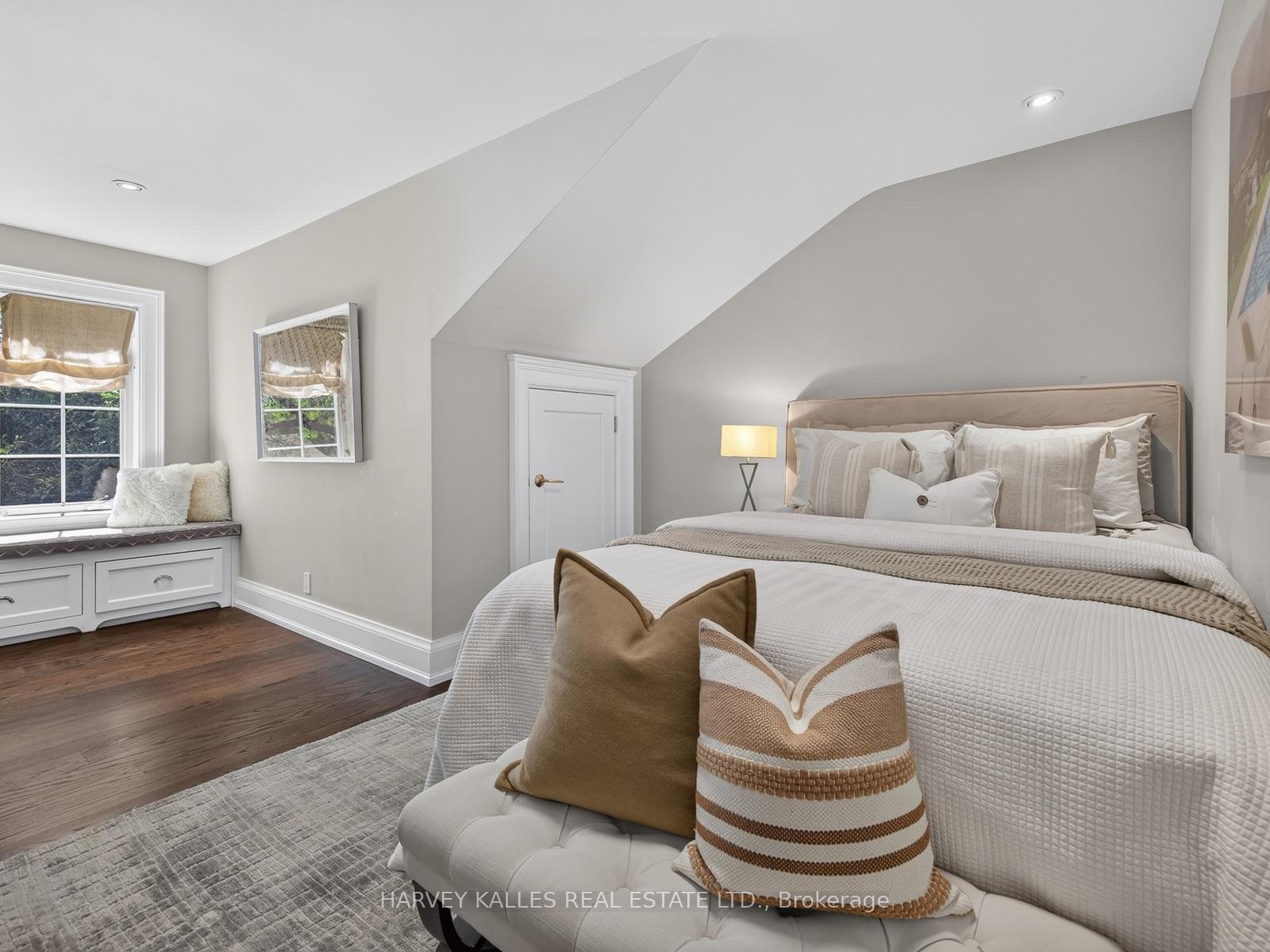 Photo 53 of 107 Stratford Crescent, North York, Bridle Path-Sunnybrook-York Mills — HOMEH