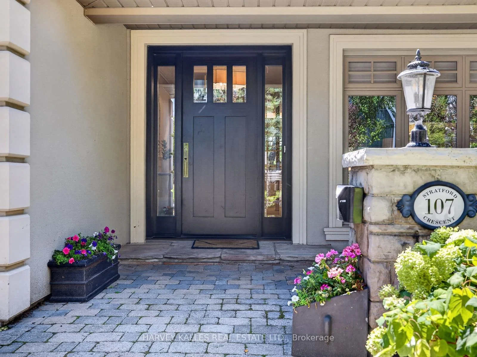 Photo 4 of 107 Stratford Crescent, North York, Bridle Path-Sunnybrook-York Mills — HOMEH