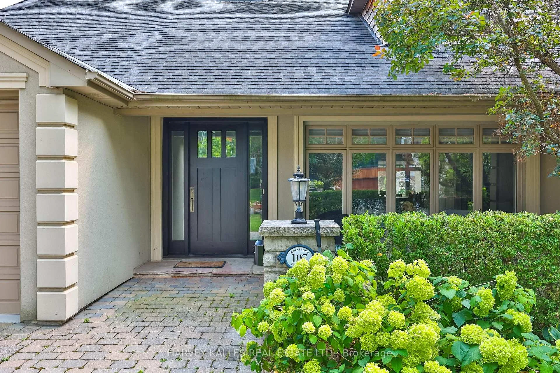 Photo 6 of 107 Stratford Crescent, North York, Bridle Path-Sunnybrook-York Mills — HOMEH