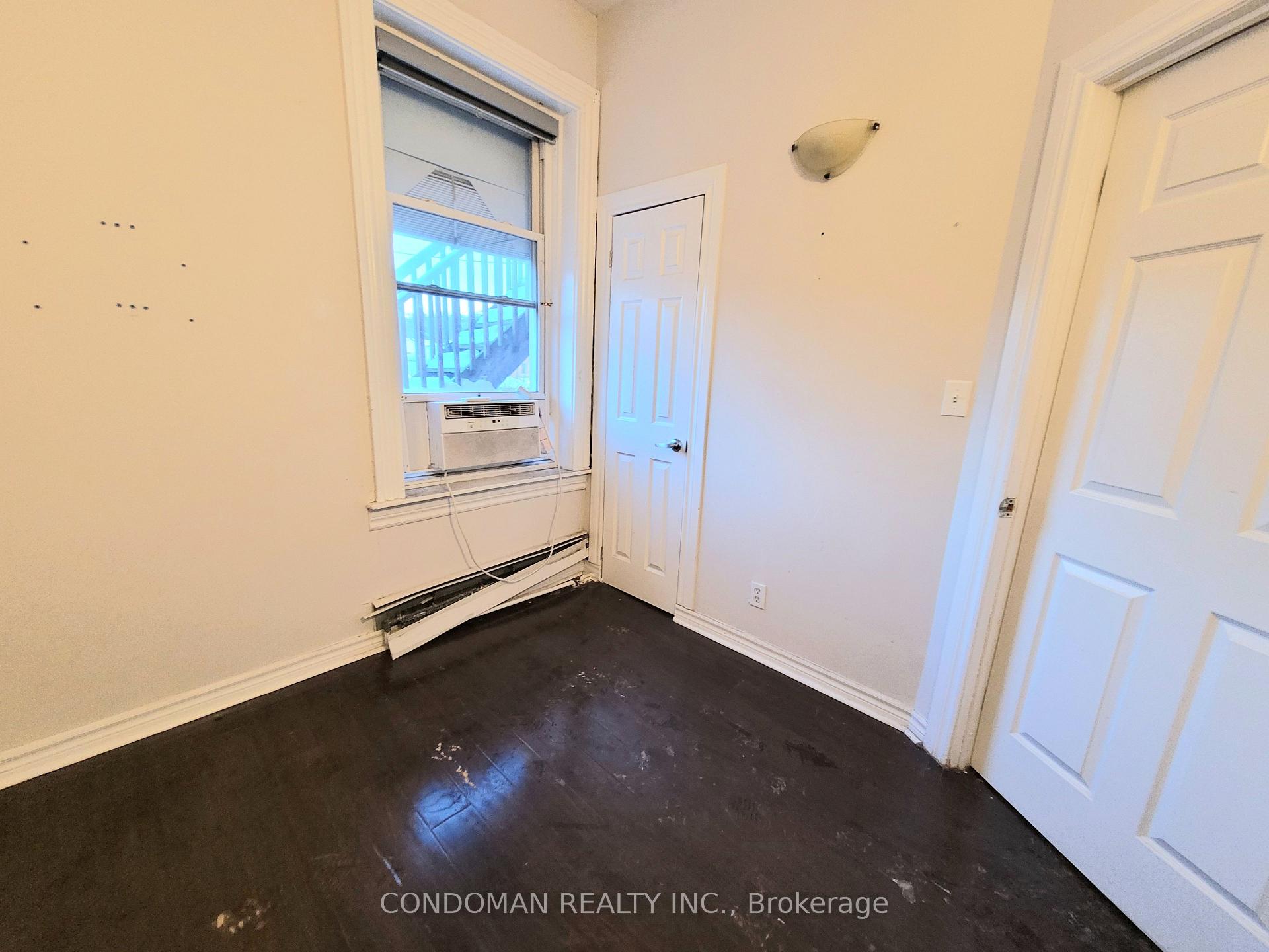 Photo 5 of Unit 4, 135 John Street S, Hamilton, Corktown — HOMEH