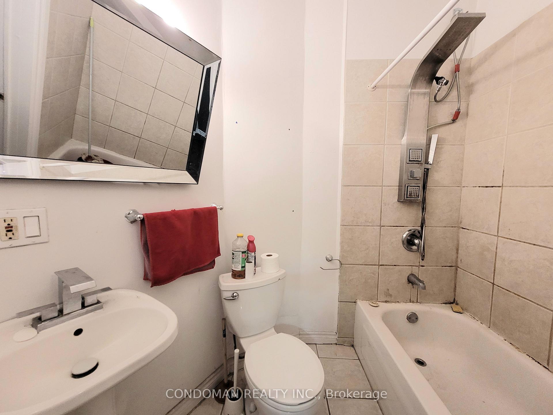 Photo 7 of Unit 4, 135 John Street S, Hamilton, Corktown — HOMEH