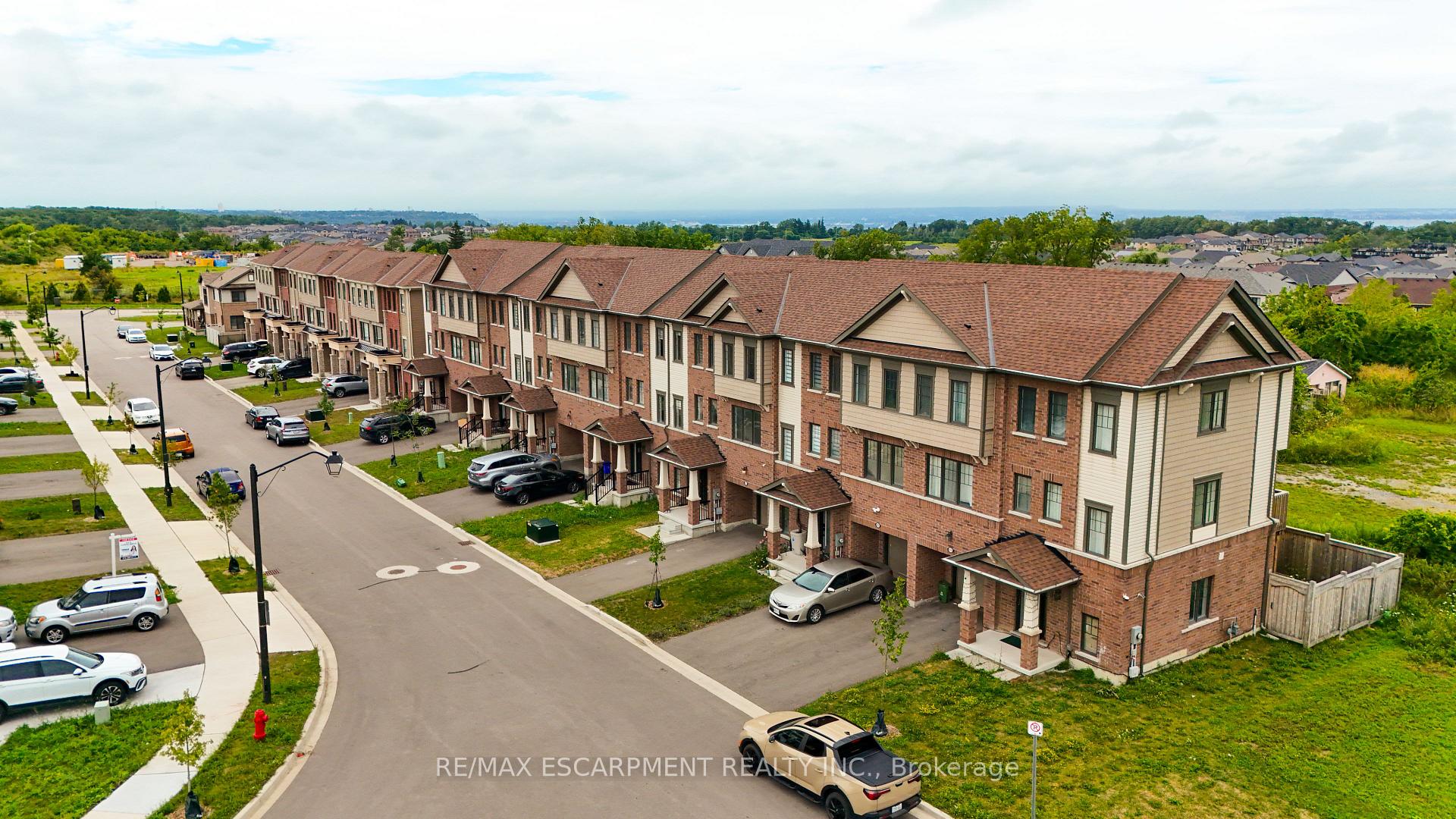 Photo 3 of 41 Utter Place, Hamilton, Stoney Creek Mountain — HOMEH