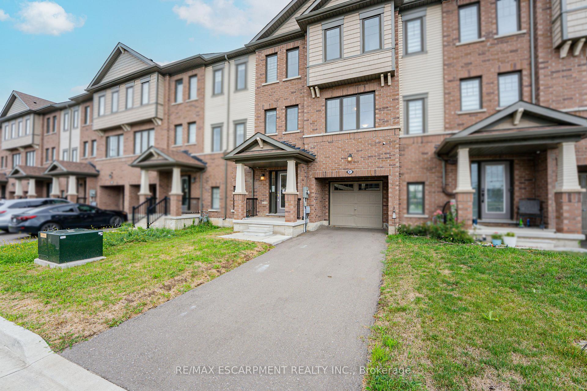 Photo 9 of 41 Utter Place, Hamilton, Stoney Creek Mountain — HOMEH