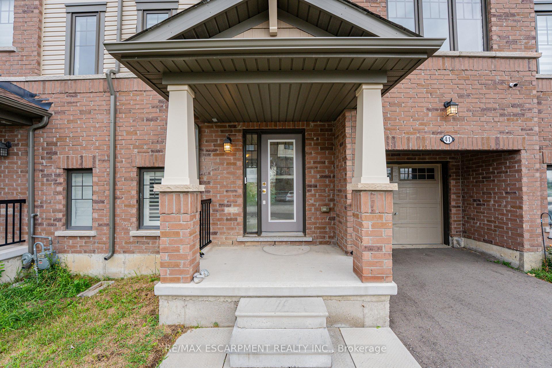 Photo 10 of 41 Utter Place, Hamilton, Stoney Creek Mountain — HOMEH