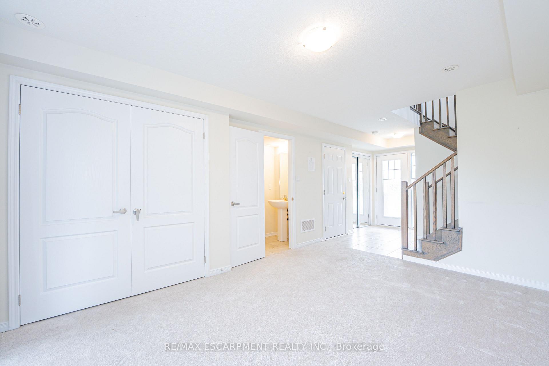 Photo 14 of 41 Utter Place, Hamilton, Stoney Creek Mountain — HOMEH
