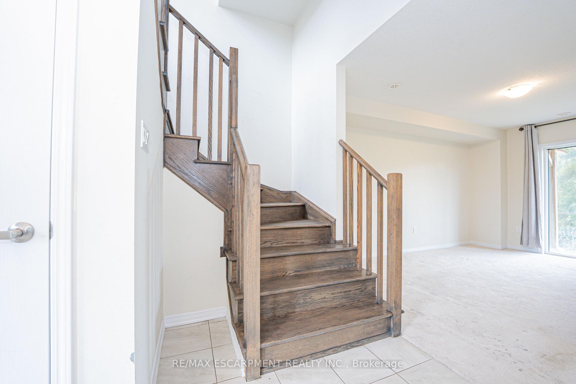 Photo 18 of 41 Utter Place, Hamilton, Stoney Creek Mountain — HOMEH