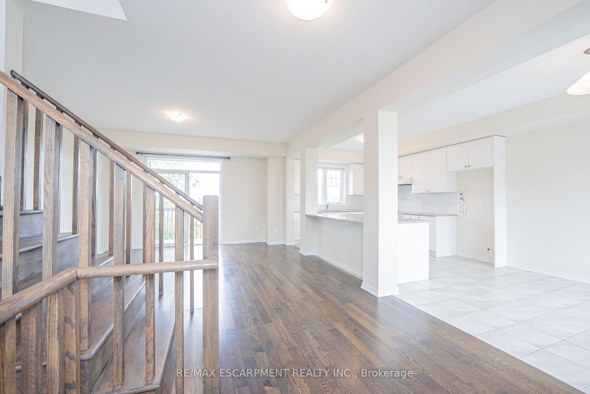 Photo 20 of 41 Utter Place, Hamilton, Stoney Creek Mountain — HOMEH