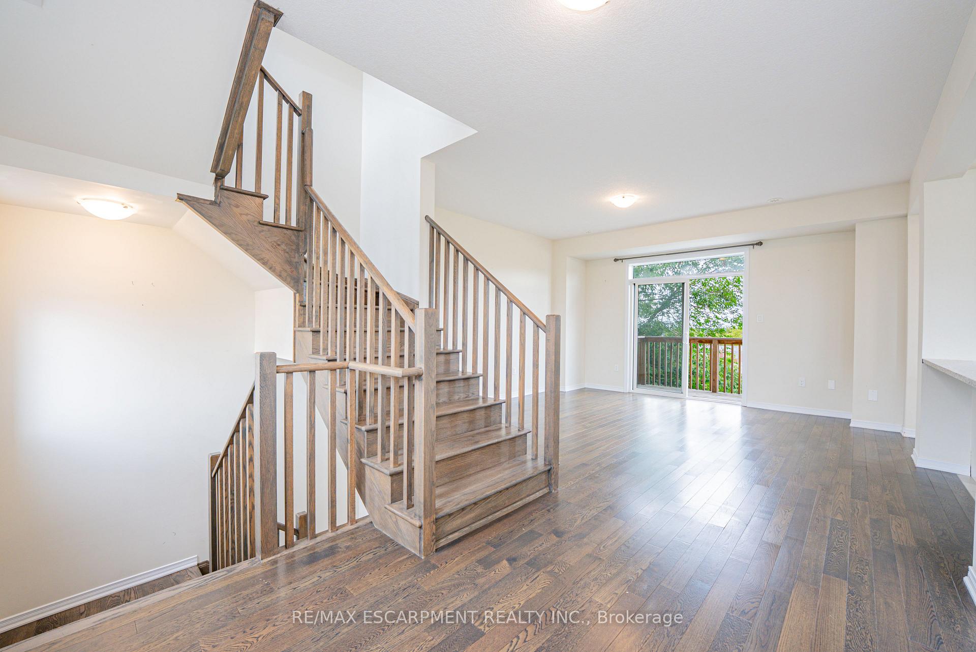 Photo 21 of 41 Utter Place, Hamilton, Stoney Creek Mountain — HOMEH